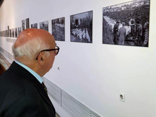 Sudija Theodor Meron u poseti izložbi u Historijskom muzeju BiH u Sarajevu